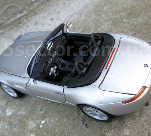 BMW Z8 Модель автомобиля 1:24 Серый