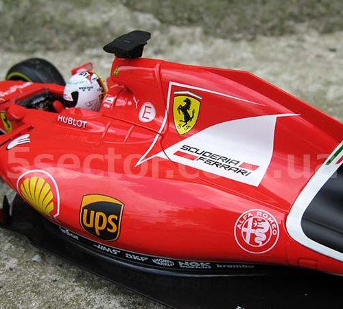 Ferrari SF15-T S.Vettel Formula 1 2015 Коллекционная модель 1:18