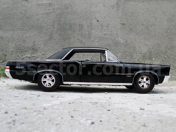 Pontiac GTO Hurst edition 1965 Коллекционная модель 1:18
