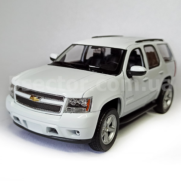 Chevrolet Tahoe 2008 Модель 1:24 Белый