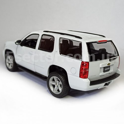 Chevrolet Tahoe 2008 Модель 1:24 Белый