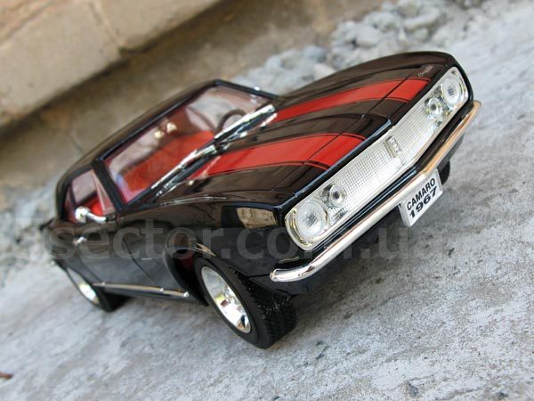 Chevrolet Camaro Z28 1967 Коллекционная модель 1:18