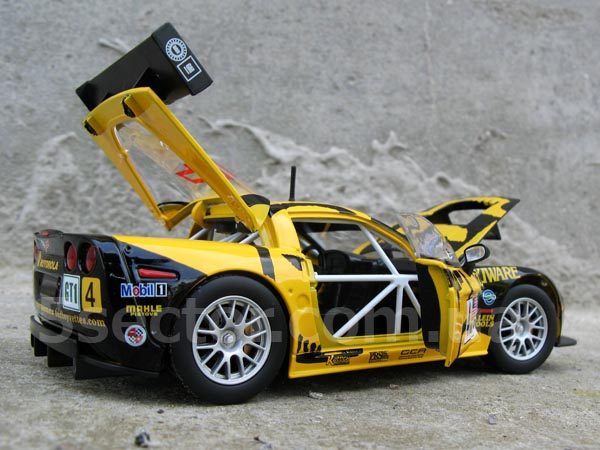 Chevrolet Corvette C6R No.4 Compuware O.Beretta/O.Gavin Модель 1:24