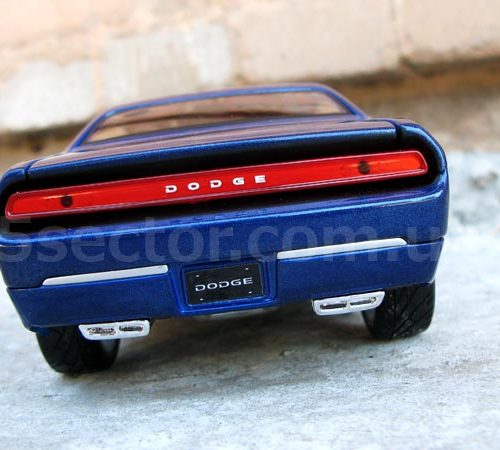 Dodge Challenger Concept 2006 Коллекционная модель 1:18