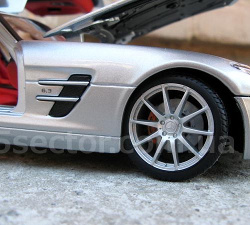 Mercedes-Benz SLS AMG Коллекционная модель 1:18