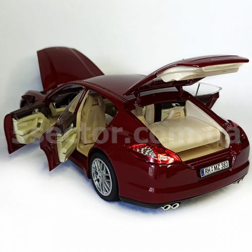 Porsche Panamera Модель 1:18 Красный