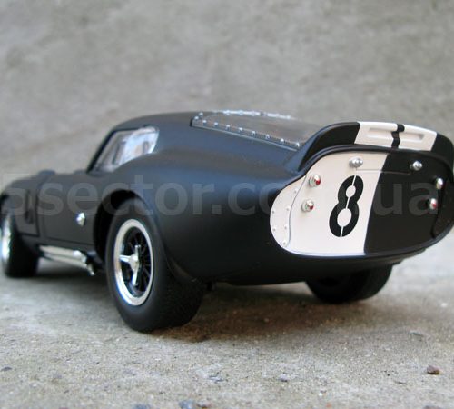 Shelby Daytona Cobra Coupe 1965 Коллекционная модель 1:18