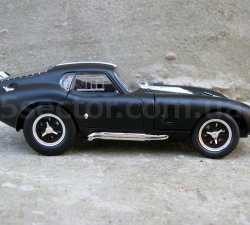 Shelby Daytona Cobra Coupe 1965 Коллекционная модель 1:18