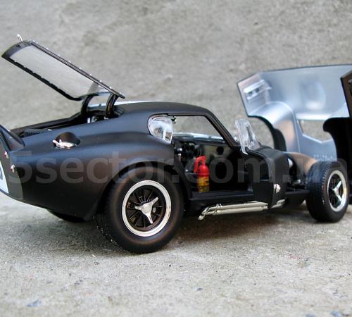 Shelby Daytona Cobra Coupe 1965 Коллекционная модель 1:18