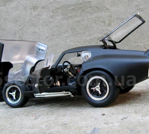 Shelby Daytona Cobra Coupe 1965 Коллекционная модель 1:18