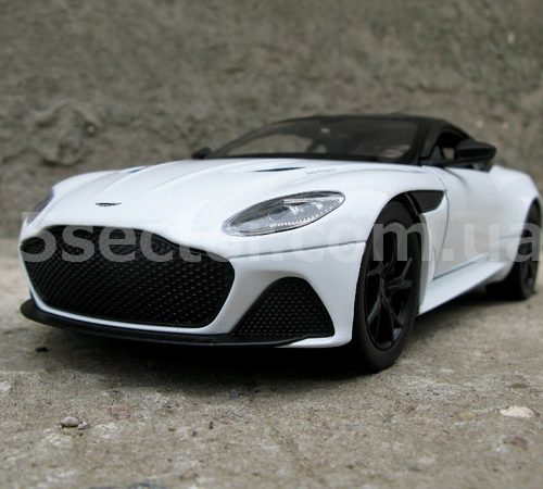 Aston Martin DBS Superleggera 2018 Модель 1:24 Белый