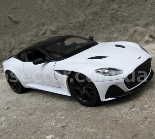 Aston Martin DBS Superleggera 2018 Модель 1:24 Белый
