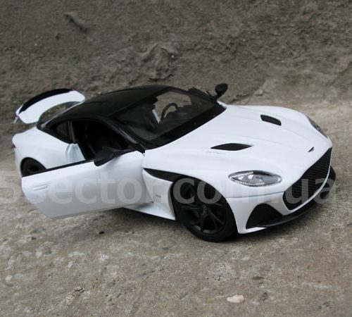 Aston Martin DBS Superleggera 2018 Модель 1:24 Белый