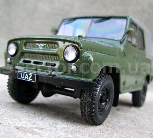 УАЗ-469 Коллекционная модель автомобиля 1:24