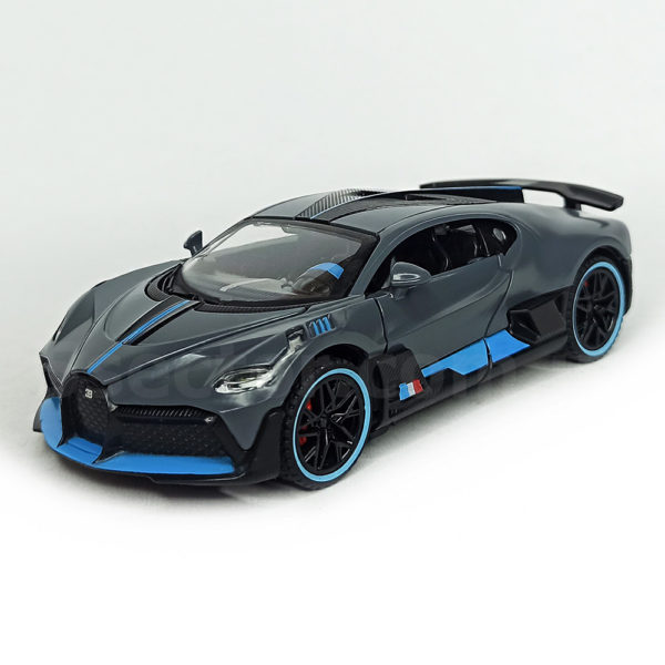 Bugatti Divo Коллекционная модель автомобиля 1:32 Серый