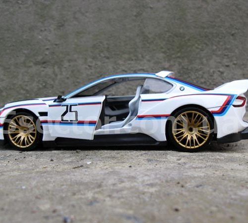 BMW 3.0 CSL Hommage R Коллекционная модель 1:24