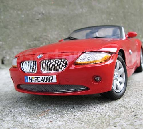 BMW Z4 (E85) 2008 Модель 1:18 Красный