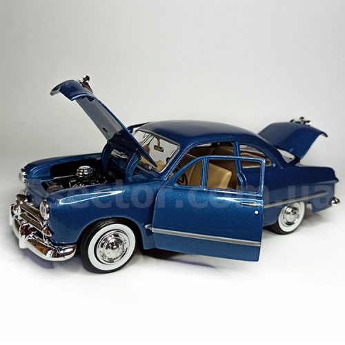 Ford Custom Club Coupe 1949 Модель 1:24 Синий