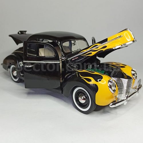 Ford Deluxe 1940 Модель 1:18 Черный