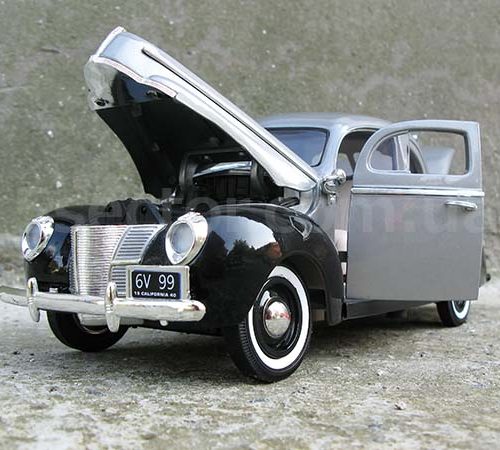 Ford Deluxe 1940 Модель 1:18 Серый