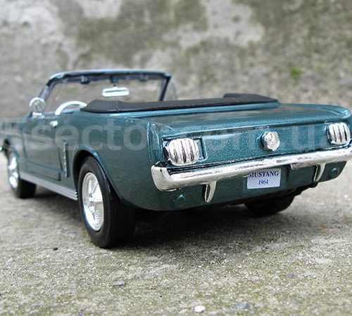 Ford Mustang Convertible 1964 Модель 1:24 Зеленый