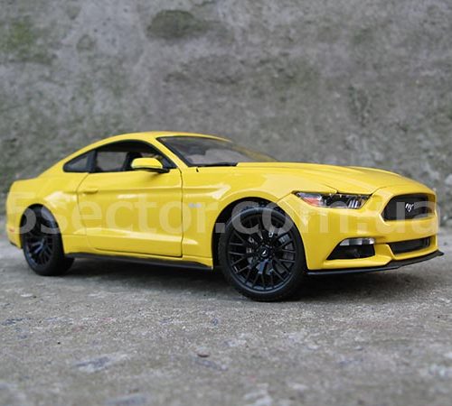 Ford Mustang GT 2015 Модель 1:18 Желтый