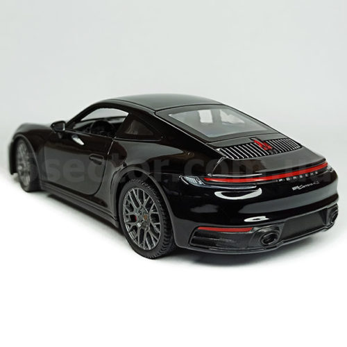 Porsche 911 Carrera 4S (992) Модель 1:24 Черный