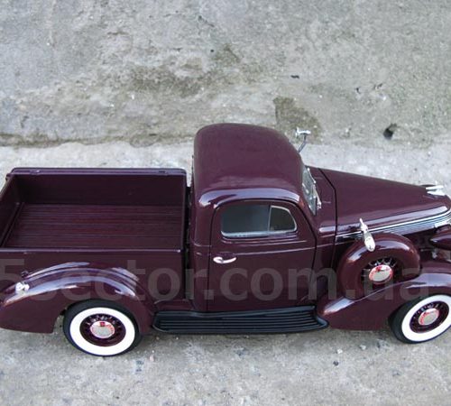 Studebaker Coupe Express pickup 1937 Модель 1:18 Бордовый