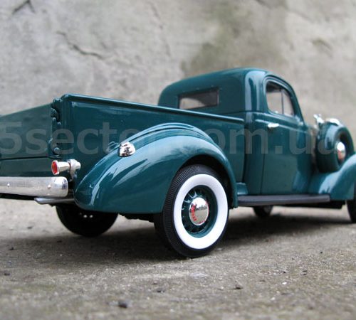 Studebaker Coupe Express pickup 1937 Модель 1:18 Зеленый