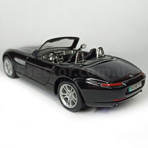 BMW Z8 (E52) 2000 Модель 1:24 Черный