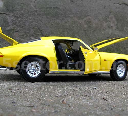 Chevrolet Camaro Z28 1971 Модель 1:18 Желтый