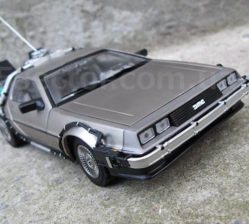 DeLorean DMC-12 Назад в будущее 1 1985 Модель 1:18