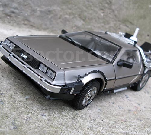 DeLorean DMC-12 Назад в будущее 2 1989 Модель 1:18