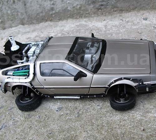 DeLorean DMC-12 Назад в будущее 2 1989 Модель 1:18