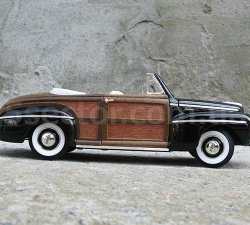 Ford Super Deluxe Sportsman Convertible 1946 Модель 1:18