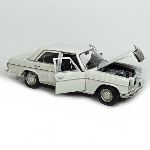 Mercedes-Benz 220 (W115) 1968 Модель 1:24 Белый