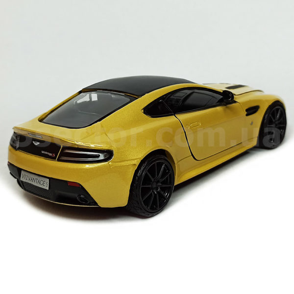 Aston Martin V12 Vantage S Модель 1:24 Желтый