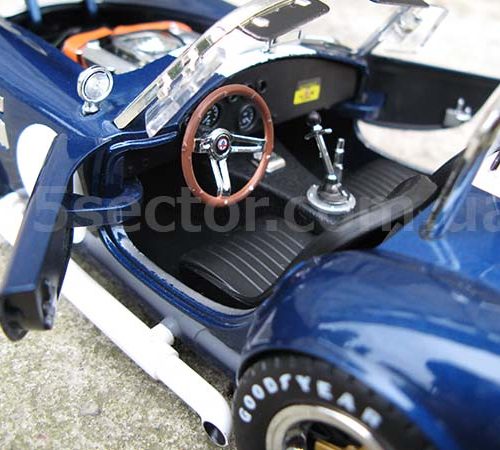 Shelby Cobra 427 S/C 1965 Модель 1:18 Синий