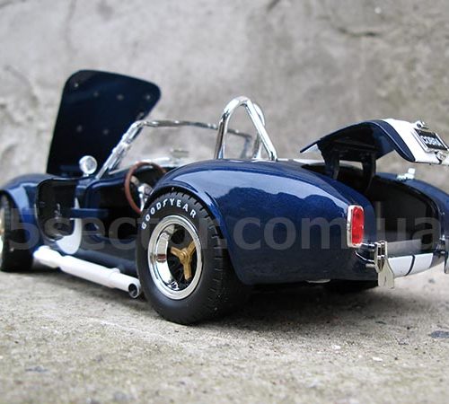 Shelby Cobra 427 S/C 1965 с подписью Модель 1:18