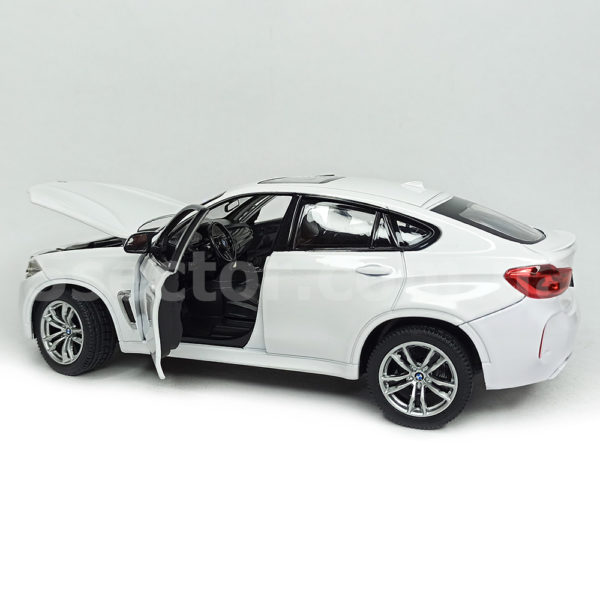 BMW X6M Коллекционная модель 1:24 Белый