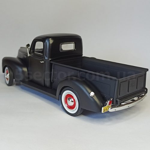 Ford Pickup 1940 Tuning Модель 1:18 Черный матовый