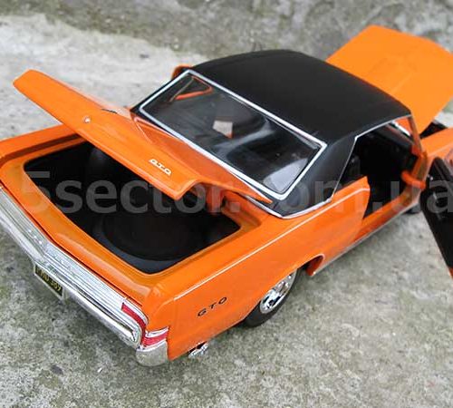 Pontiac GTO Hurst edition 1965 Модель 1:18 Оранжевый