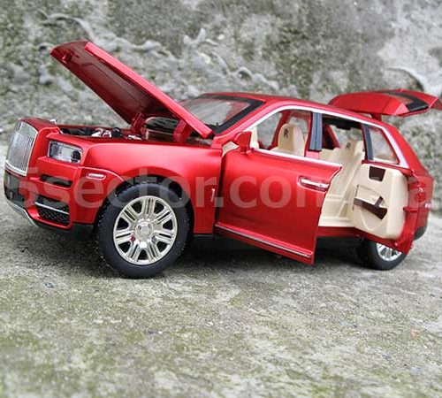 Rolls-Royce Cullinan Модель 1:24 Красный