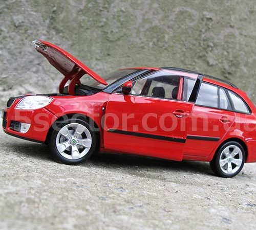 Skoda Fabia II station wagon Модель 1:24 Красный