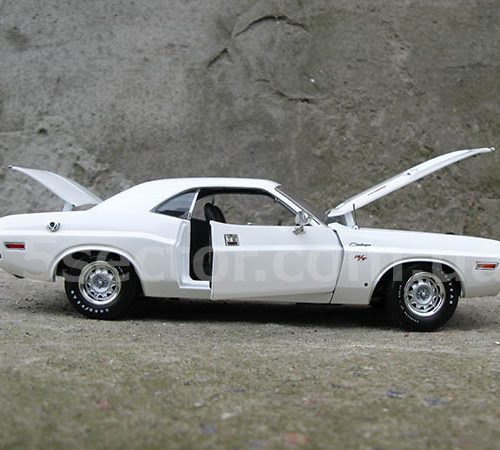 Dodge Challenger R/T 1970 Vanishing Point Модель 1:18