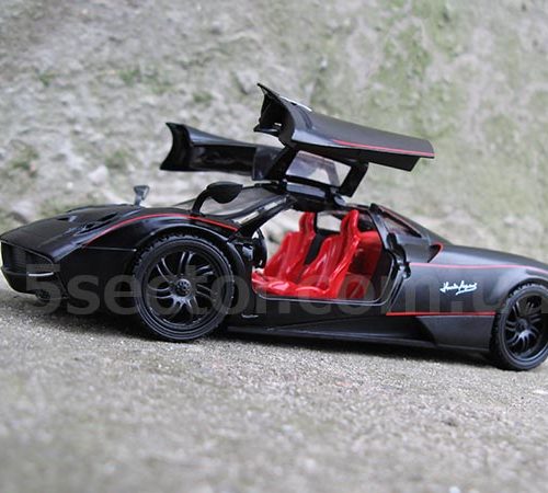 Pagani Huayra Модель 1:24 Черный матовый