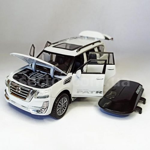 Nissan Patrol 2020 Коллекционная модель 1:32 Белый