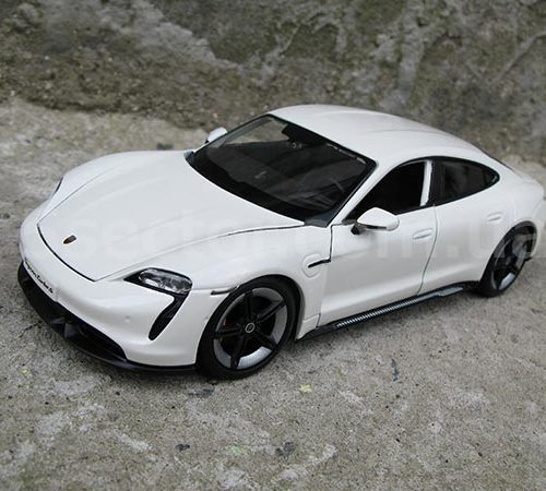 Porsche Taycan Turbo S 2020 Модель 1:24 Белый