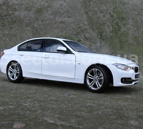 BMW 335i Модель автомобиля 1:18 Белый