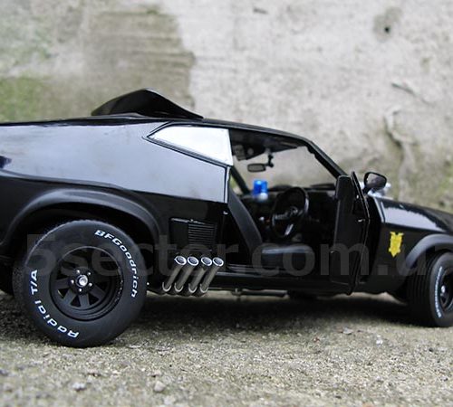 Ford Falcon XB V8 Interceptor Безумный Макс Модель 1:18